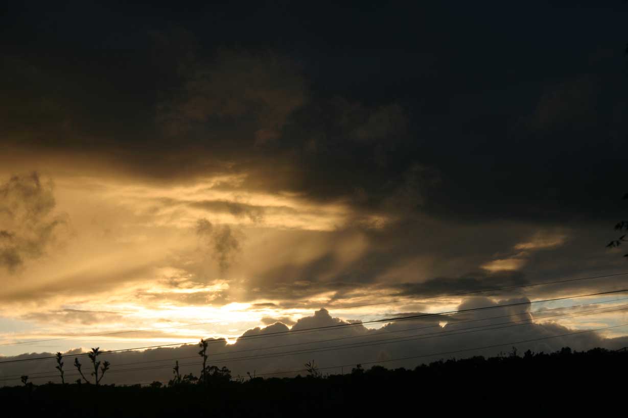 Sol e nuvens